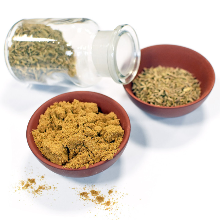cumin moulu en poudre et entier en graine